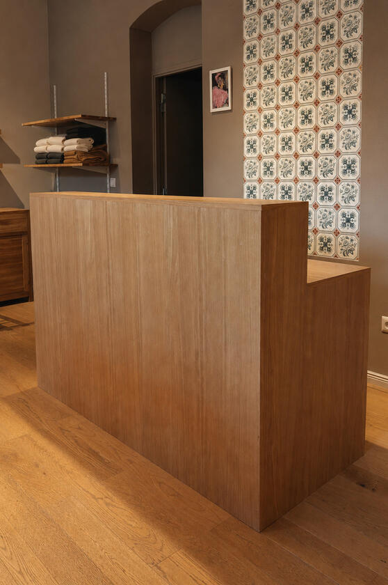 Neunest Desk A custom desk by Liam Barwick